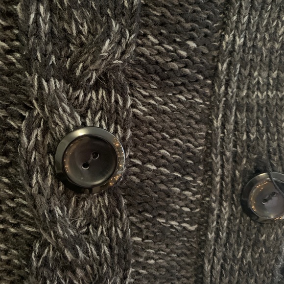 Cute poncho sweater - Picture 2 of 5